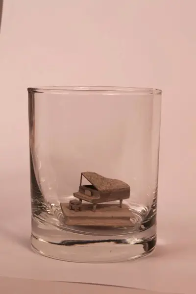 Mini sculpture by Vladislov Shabalin
